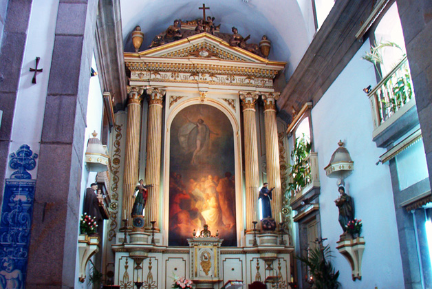 Capela das Almas - Religious temples