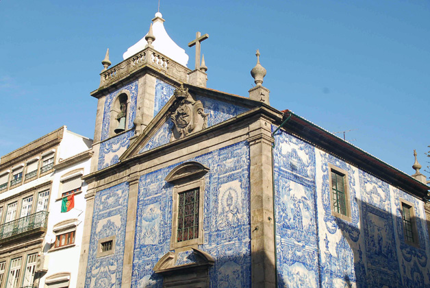 Capela das Almas - Religious temples