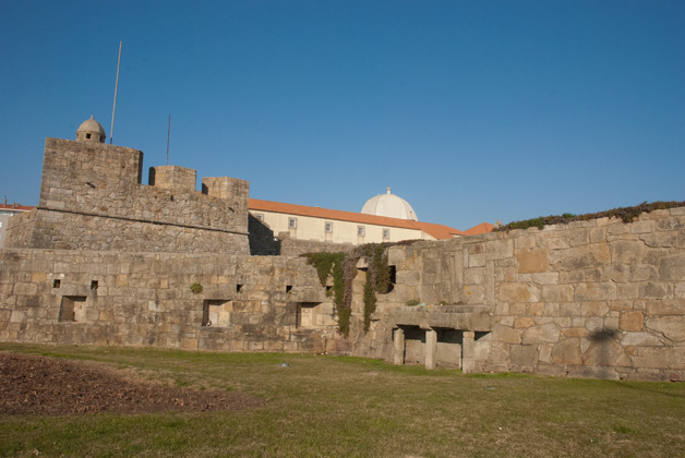 São João Baptista Fort - Monuments