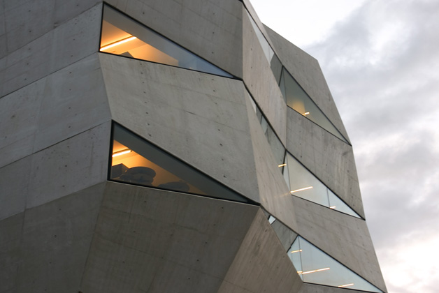 Vodafone Building - Monuments