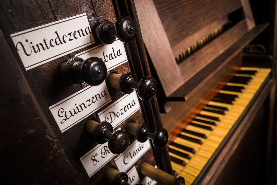 Church of Santa Clara - Religious temples